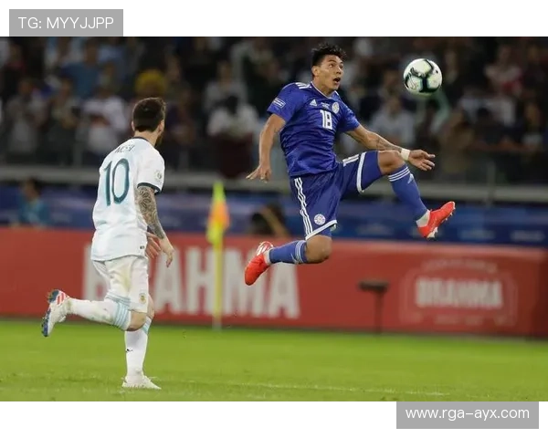 哥伦比亚队展现快速反击节奏，力克对手晋级四强