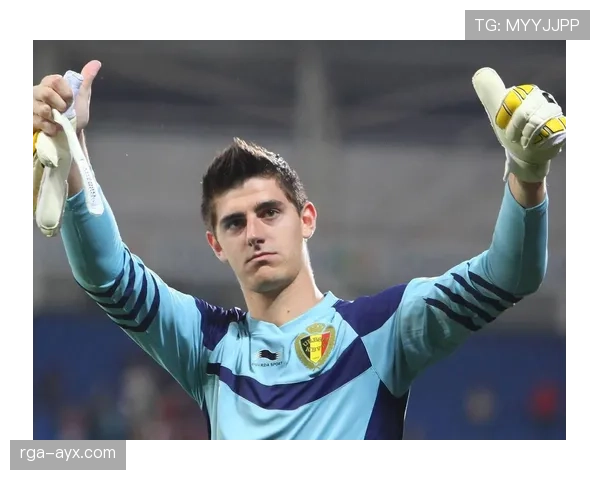 库尔图瓦：从双英超冠军到世界级门神的稳固确立