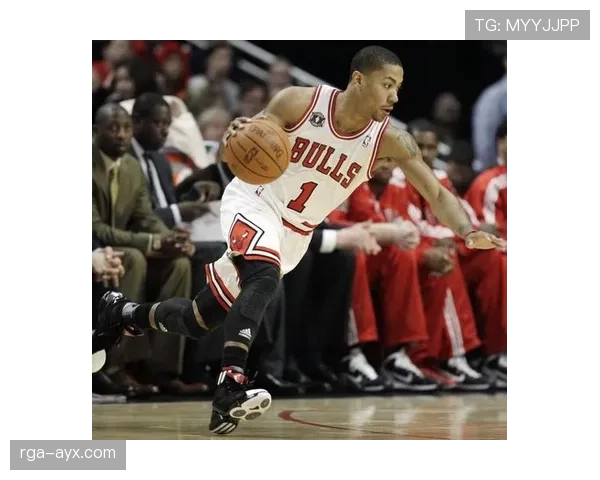 德里克·罗斯利用突破拉开防守，实现关键时刻得分爆发