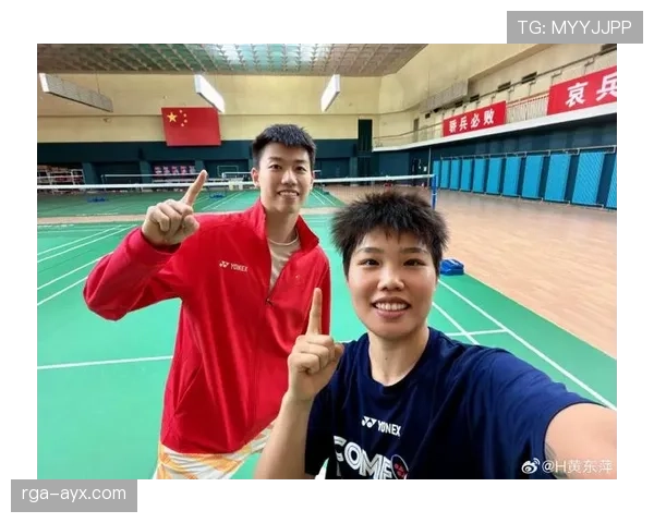 黄东萍训练完直接啃鸡腿？这自律和放纵切换也太真实了